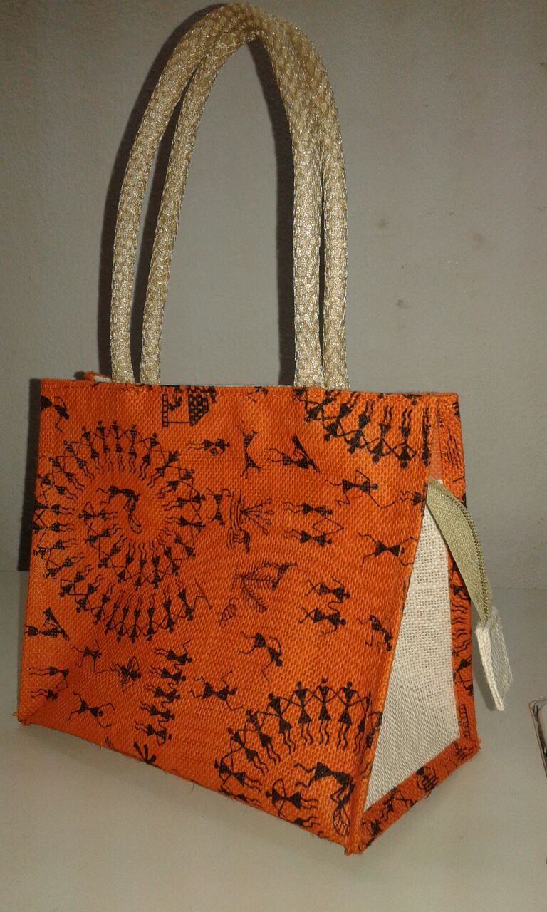 Buy Beautiful Small Gift Jute Bag MC251264 | www.maanacreation.com