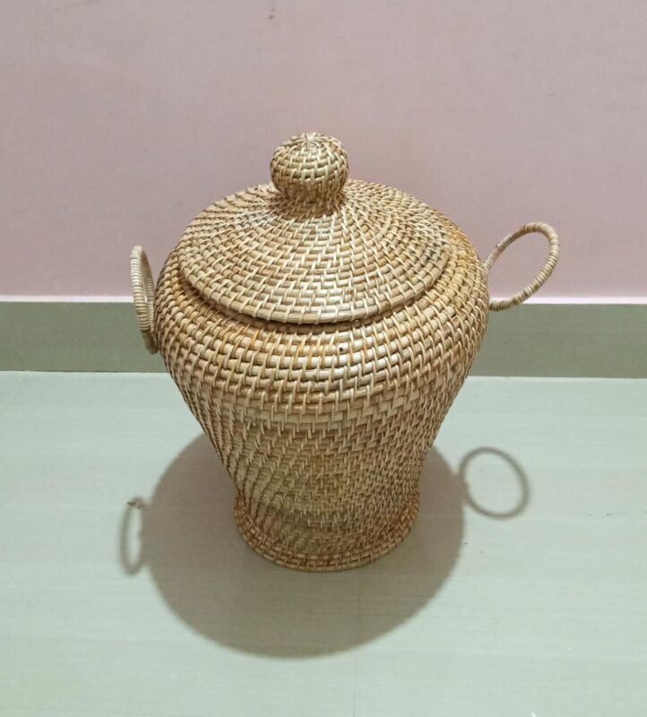 Designer Cane Laundry Basket with lid, EC 216 ETHICA ONLINE